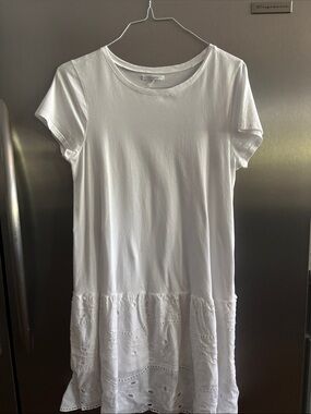 Women's White Eyelet Hem Casual Dress